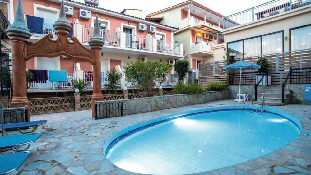 Mavrikos Hotel Plános Eksteriør bilde