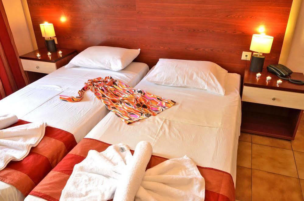 Mavrikos Hotel Plános Eksteriør bilde