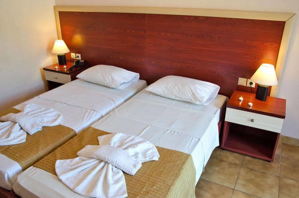 Mavrikos Hotel Plános Eksteriør bilde